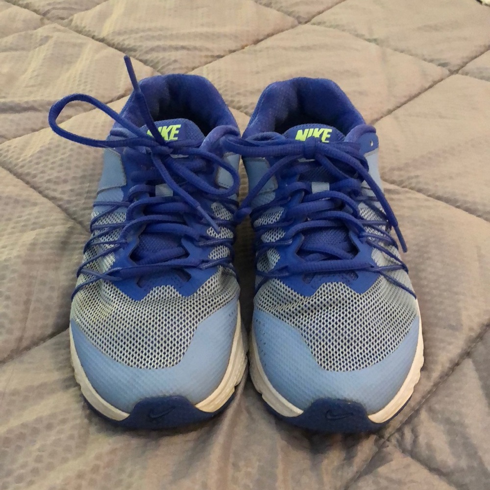 Nike Air Relentless size 7